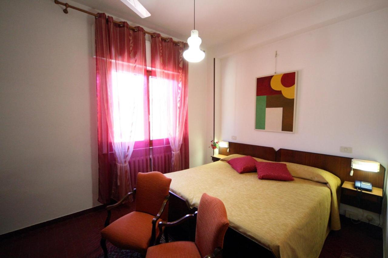 Albergo I Longobardi Chiusi Exterior foto